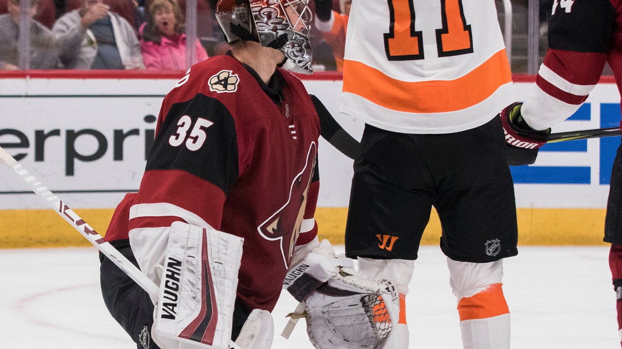 Giroux scores twice, Flyers beat Coyotes 5-2